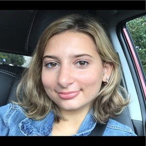 Meet your Posher, Emilie